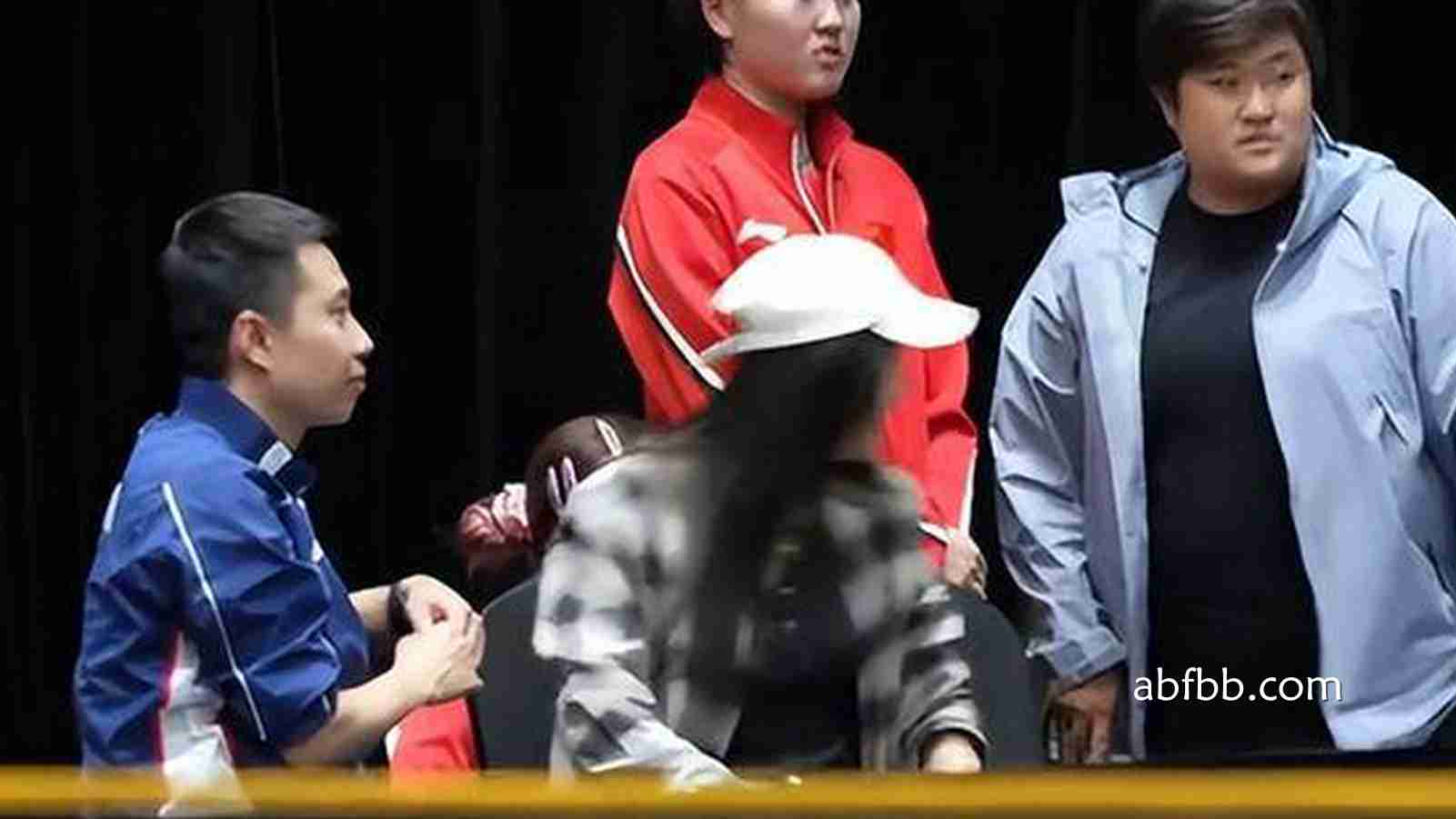 安博体育行业洞察：陈梦到场指点爱徒！姜依依双线作战已入八强 15岁入国乒一队天资卓绝