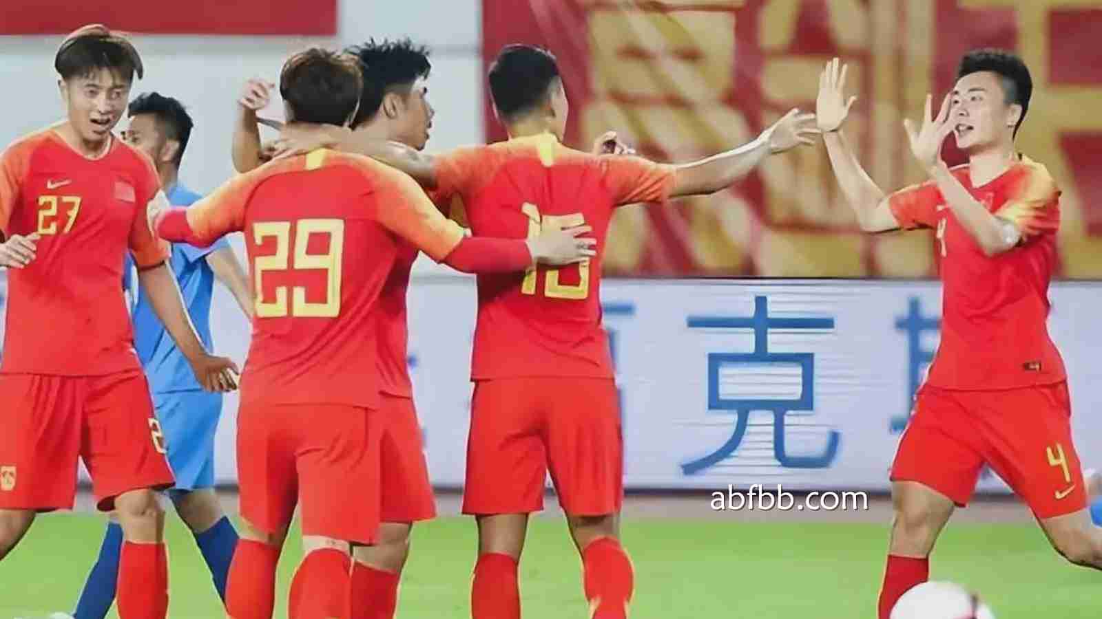 安博体育特别报道：北京时间下午14点！中国男足坐镇主场靠着三位归化强援出色表现，顺利战胜对手